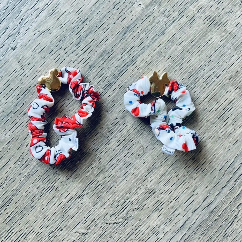 NWOT📚 Stoney Clover Lane x Disney Scrunchies Set